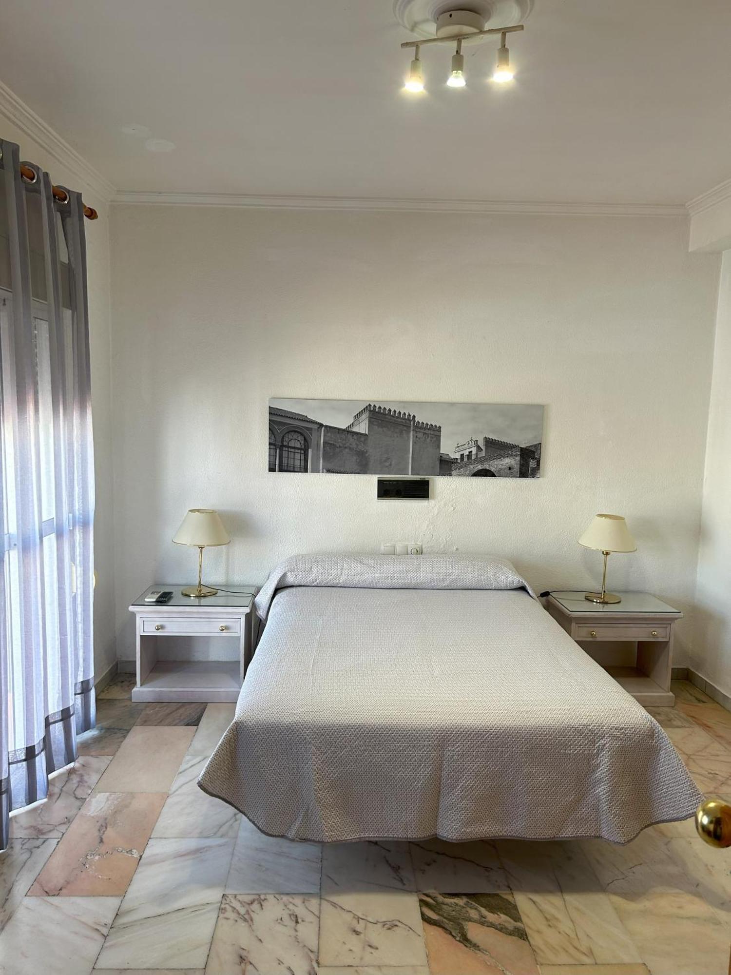 El Ancla Hotel Alcala del Rio Eksteriør billede